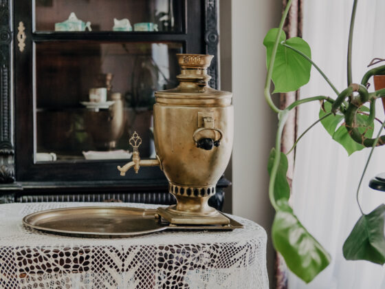 Tips for Distinguishing an Antique